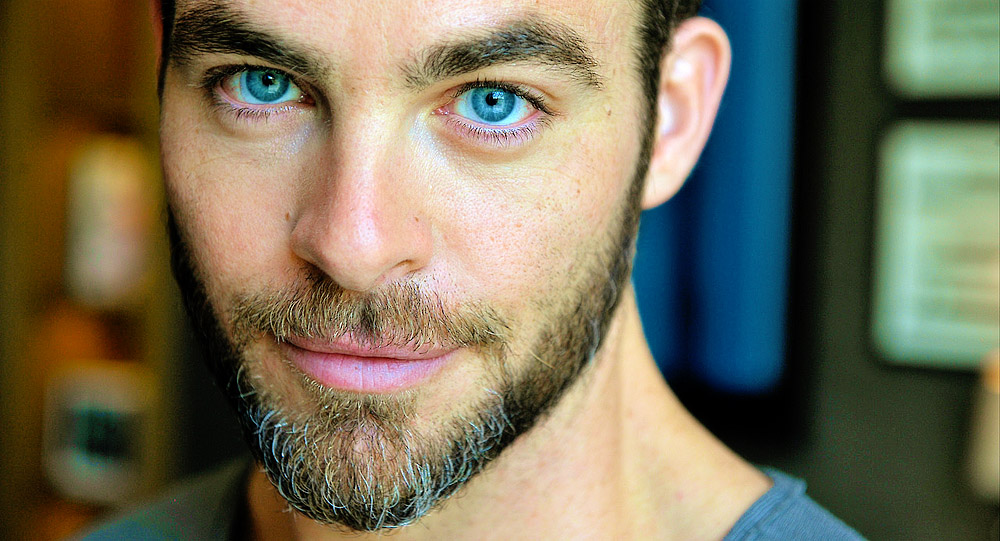 Chris Pine has a set of baby blues eyes