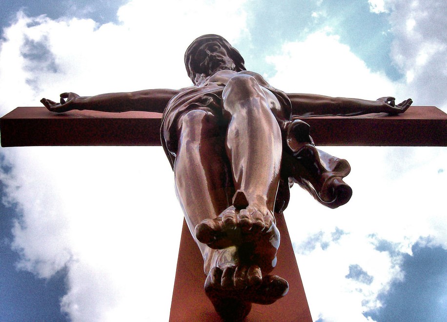 Christian Zealot Claims â€œJesus Died on the Crossâ€  To Turn Gay People